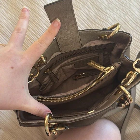 MICHAEL MICHAEL KORS Cynthia Saffiano Leather Satchel - Picture 9 of 14